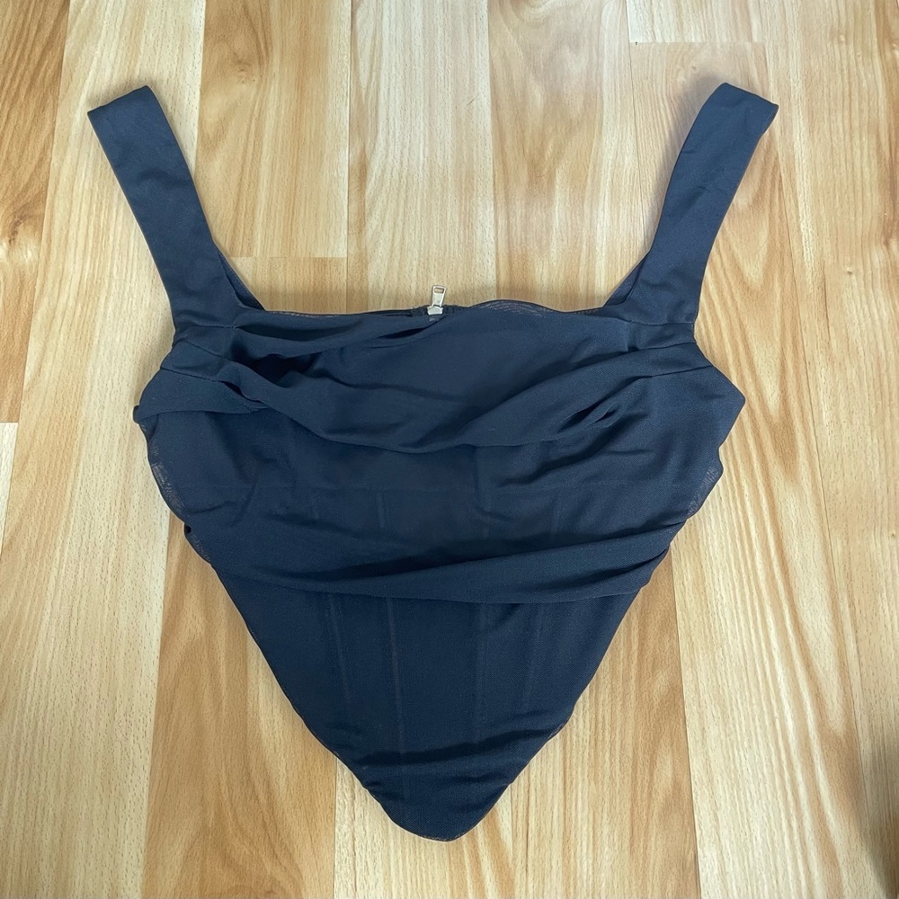 Elegant Black Crop Top - Picture 4 of 9